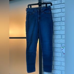 Size 4, Aeropostale skinny Jeans